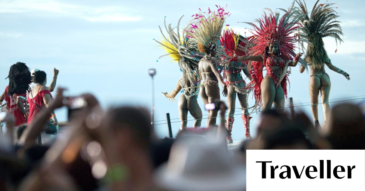 Copacabana Beach, Rio: Pre-Carnival Samba Parade 2018 photos