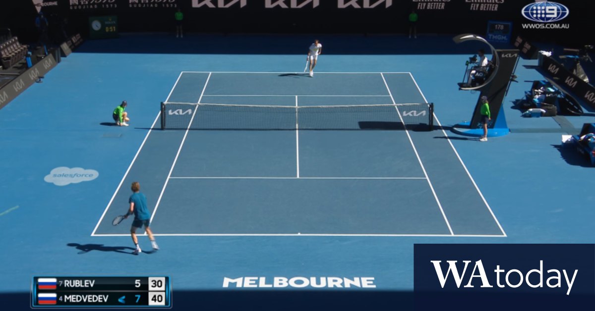 Video: Australian Open: Daniil Medvedev v Andrey Rublev