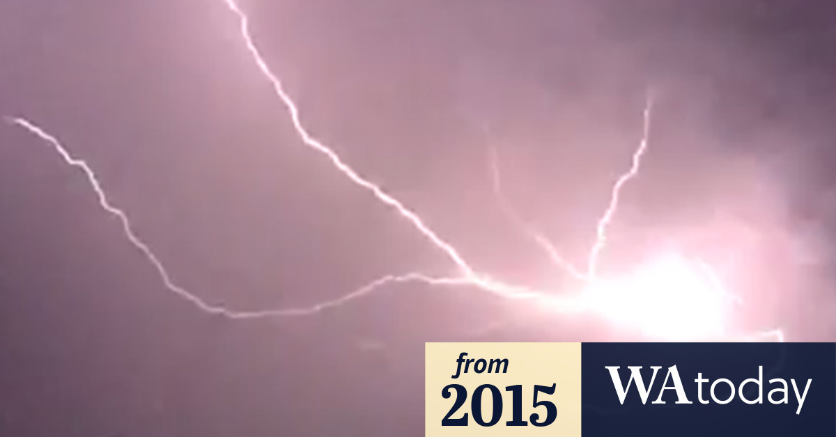 Video: Lightning in slow motion