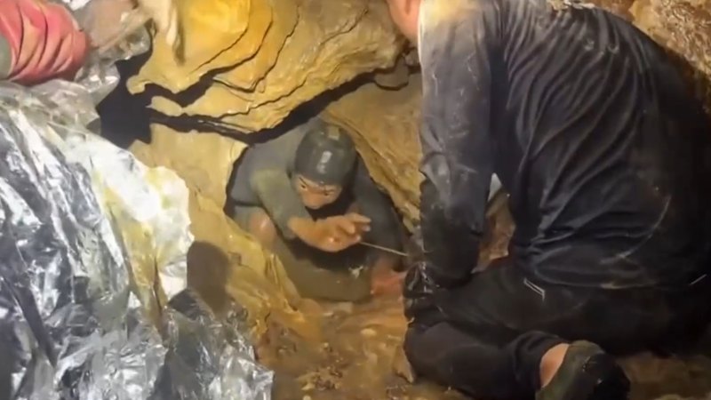 Aussie diver involved in cave rescue