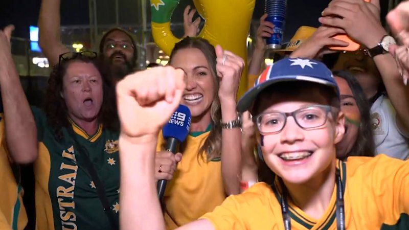 Fans celebrate as Socceroos advance to World Cup knockout rounds