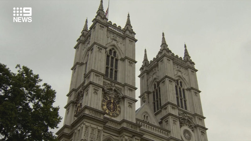 İngiltere'de Kraliçe'nin ölümü için kilise çanları çalıyor