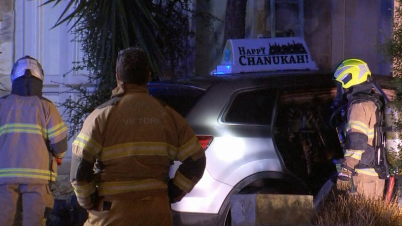 Rabbi's car firebombed in Melbourne