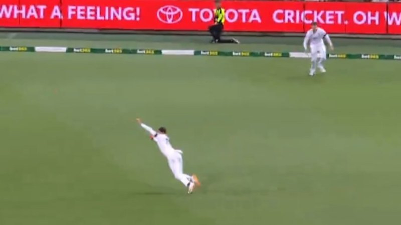 Diving catch ends Smith's night