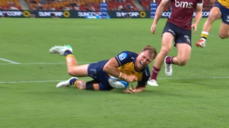 Lancaster injured scoring spectacular try