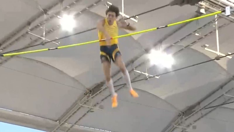 Duplantis breaks world record for 13th time