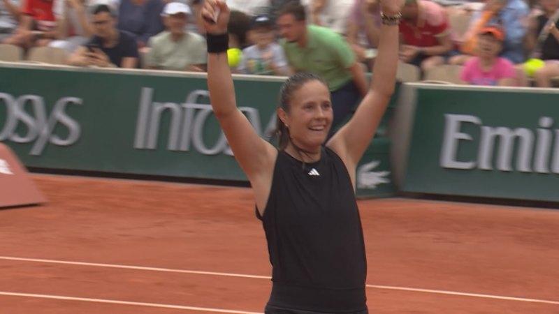 Kasatkina sends Badosa packing