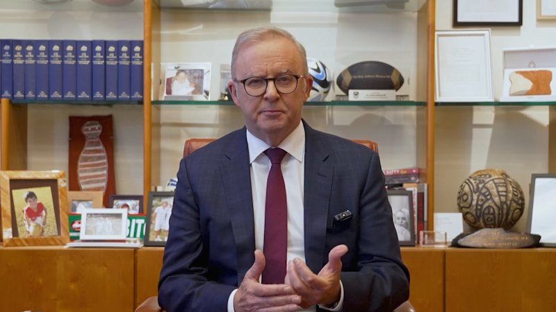 PM Albanese delivers message to kids ahead of social media ban