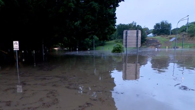 Flood warnings in Queensland city of Ipswich