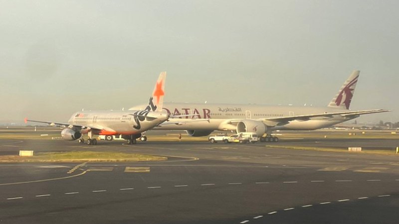 Jetstar plane makes abrupt stop at Sydney Airport after near-miss