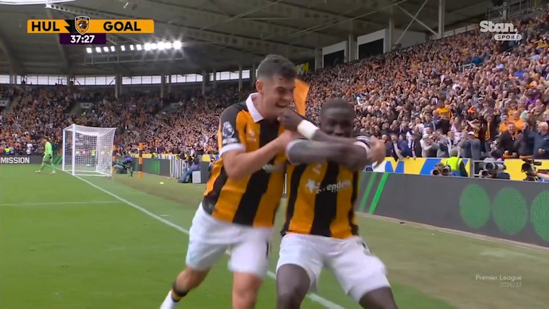 Hull beat Manchester United 2-0 on a perfect set-piece finish
