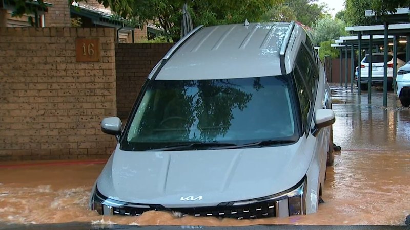 Hire car stuck in sinkhole on way to Adelaide airport