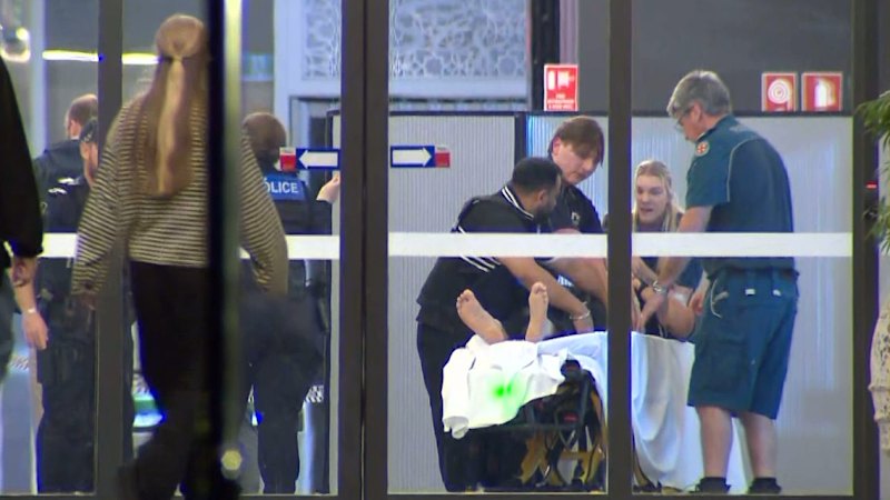 Group sought after attacking shopping centre security guard on Gold Coast