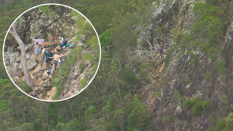 Hikers stranded in Queensland's Glasshouse Mountains
