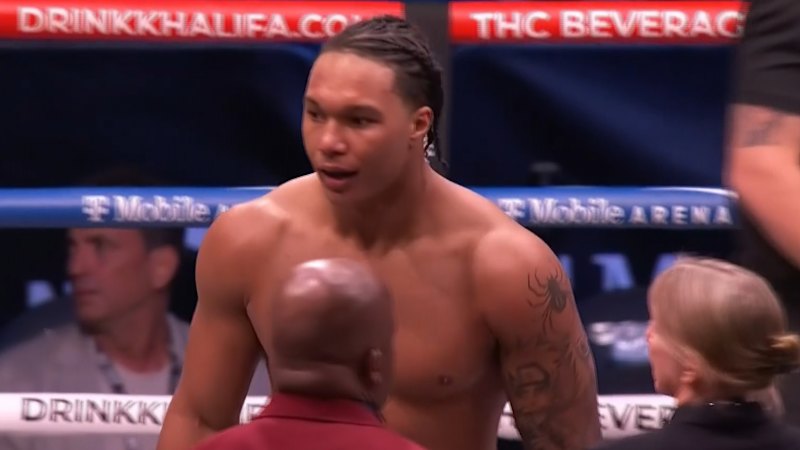 Da'Mazion Vanhouter knocks out Raphael Akperjiori with a punch