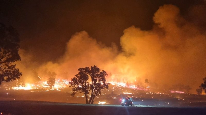 Out-of-control bushfires continue to burn across Victoria