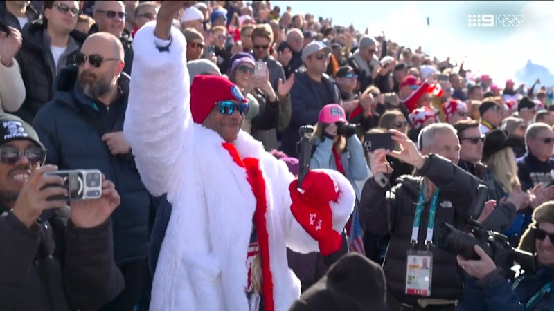 Snoop Dogg salutes Johnson's rapid run