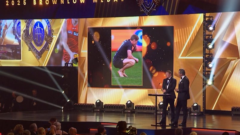 Video: Rowell Explains Why He Eats Grass at Brownlow Night