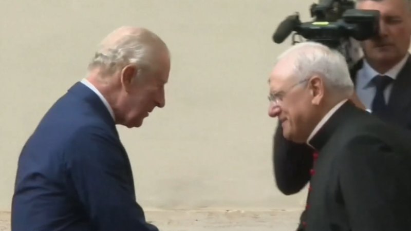 King Charles makes history in prayer with Pope