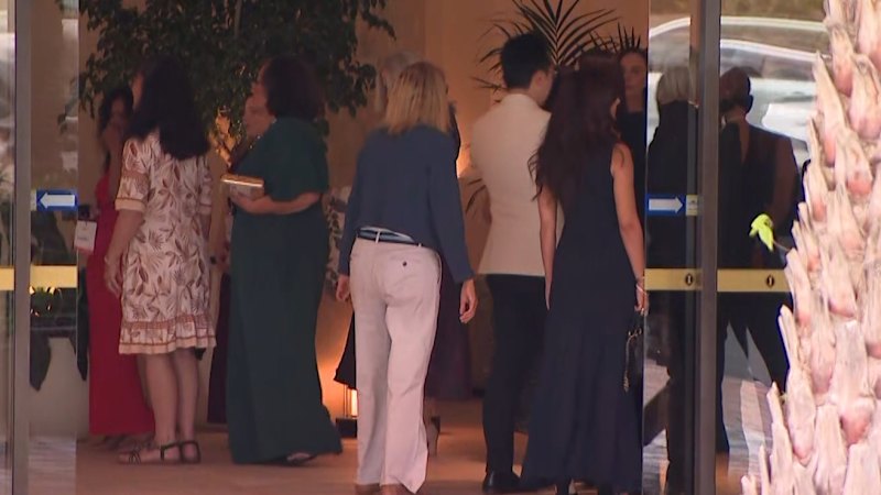 Guests arrive at Coogee retreat for Meghan talk