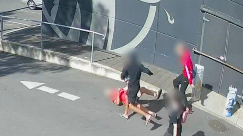 Bottle shop robbery turns violent