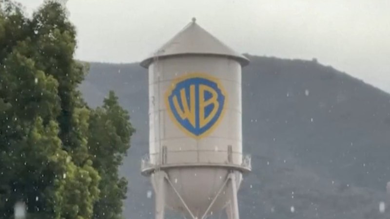 Paramount bids to take over Warner Brothers