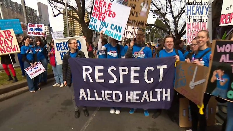 Hospital disruptions as thousands of Victorian health workers strike