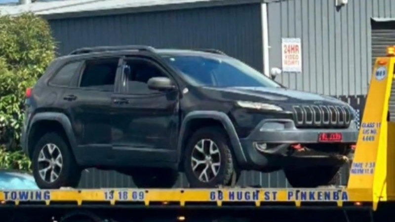 Tradie tracks stolen Jeep on Queensland highway