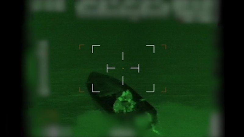 Marine Nationale fires on drug smugglers off the coast of Madeira.
