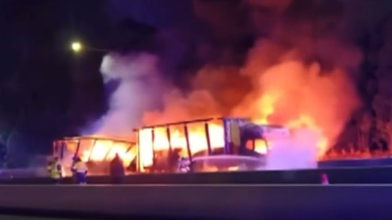 Truck fire shuts down Sydney motorway