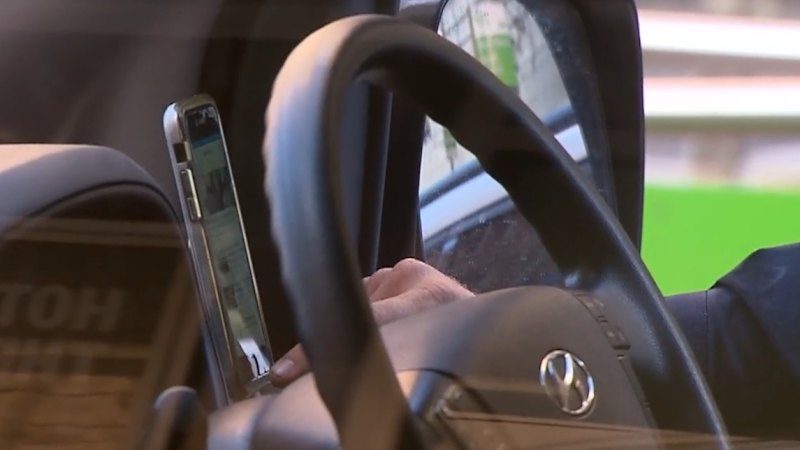 Video: Nine Out of 10 Aussies Admit to Distracted Driving