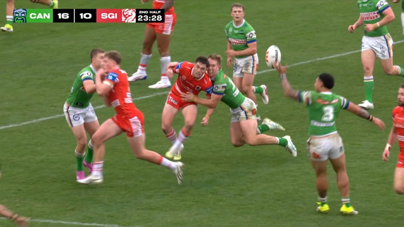 Raiders’ long-range play leads to try against the Dragons amid offside controversy