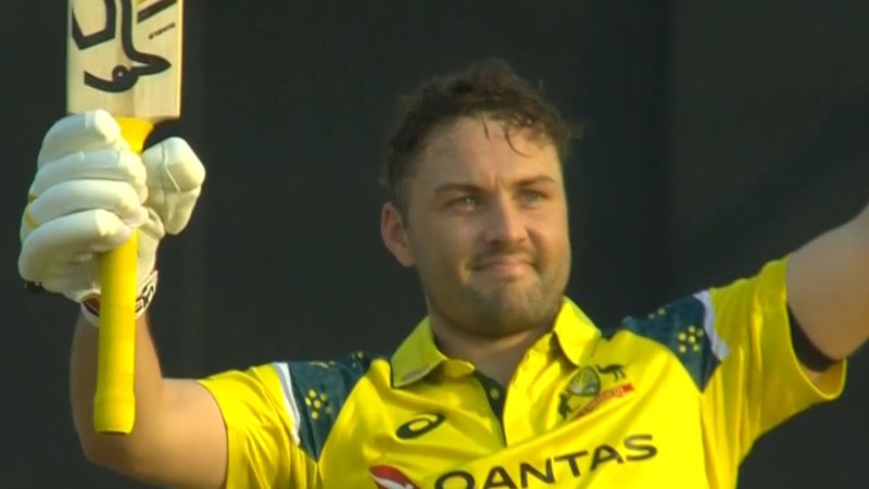 Inglis saves Aussies in Harare