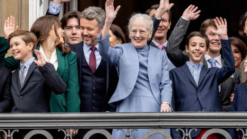 Danish royals appear on palace balcony