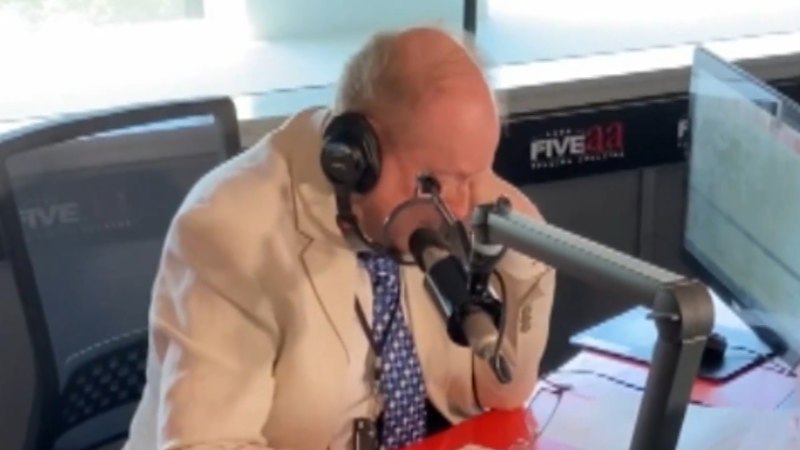 Umrl radijski voditelj Leon Byner, prejel številne poklone