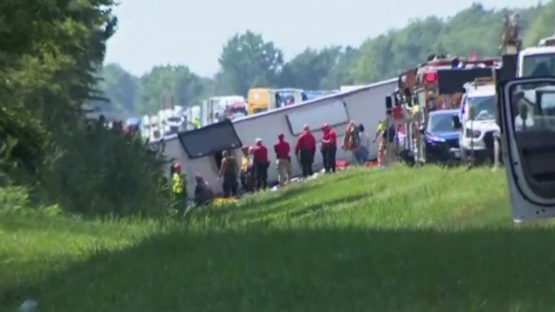 New York tour bus crashes on highway, multiple dead