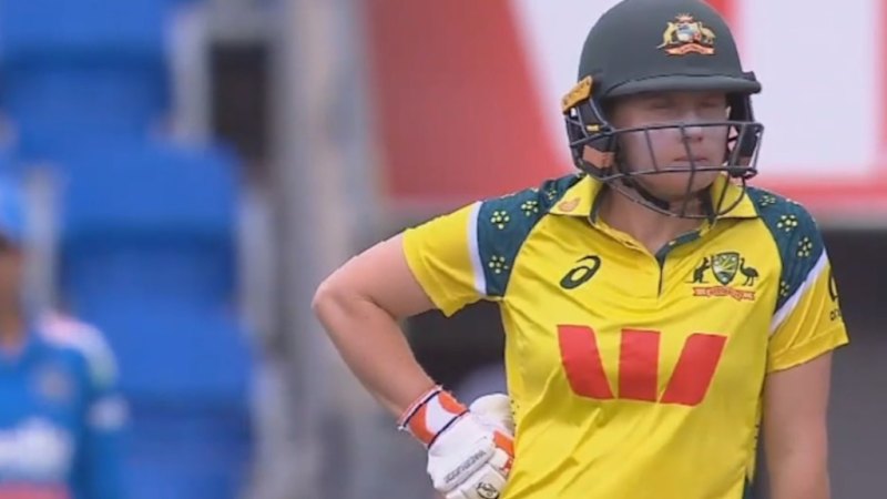 Retiring Aussie skipper raises the bat