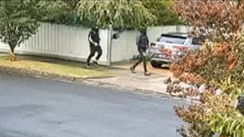 Police trace men through backyards after alleged school pick-up carjacking fail