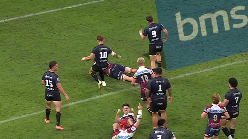 Brial powers over for 'unbelievable' try