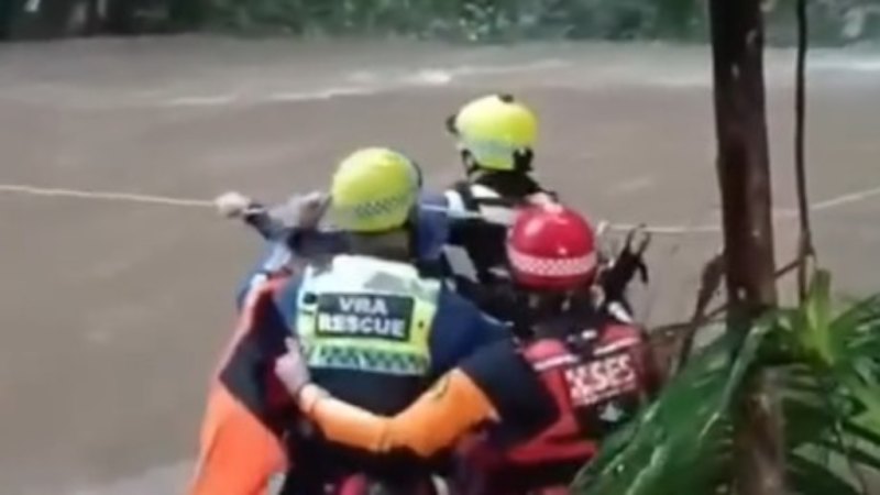 Footage shows northern NSW flood rescue