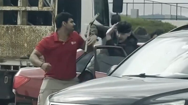 Armed men try to carjack truck in Melbourne