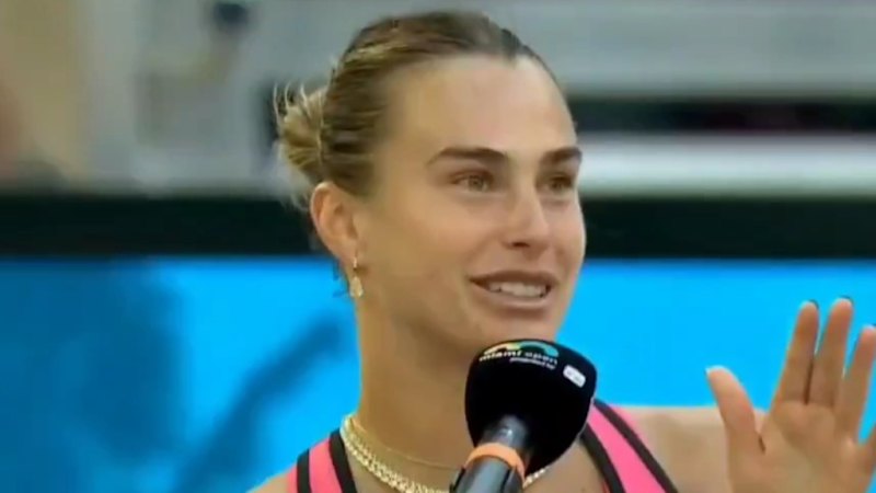 World No.1 calls out fan