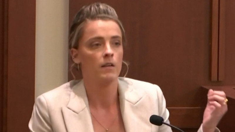 Amber Heard'ın kız kardeşi duruşmada konuşuyor