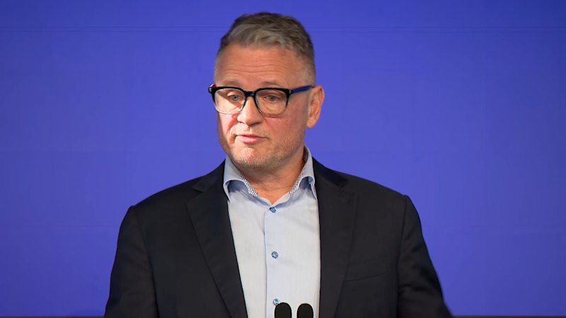 Telstra defends response as CEO returns from leave