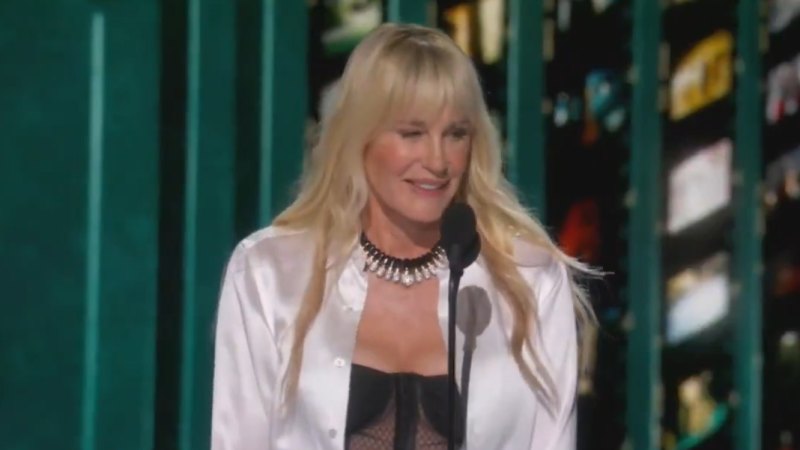 Daryl Hannah calls out ‘Slava Ukraine’ in support of Ukraine following catastrophic Trump meeting