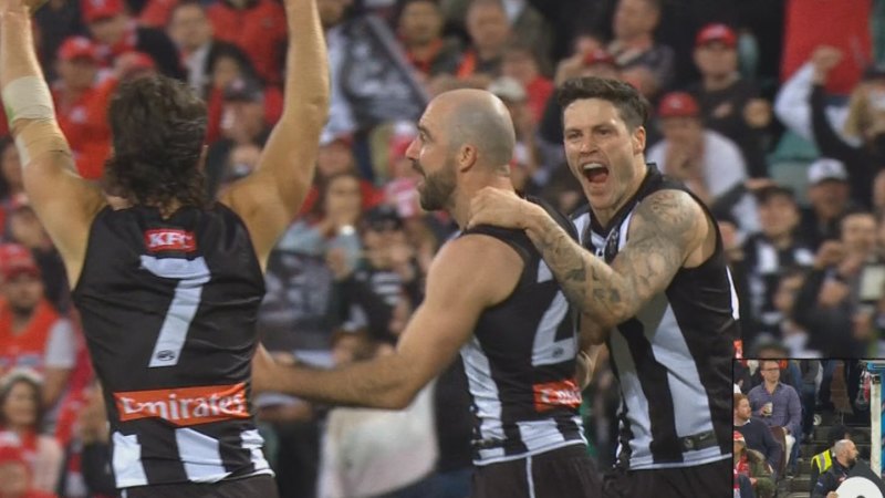 Collingwood jet fuels Pies' hope late