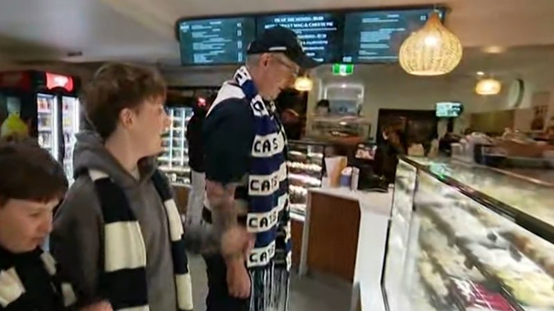 Stormy start to Gather Round