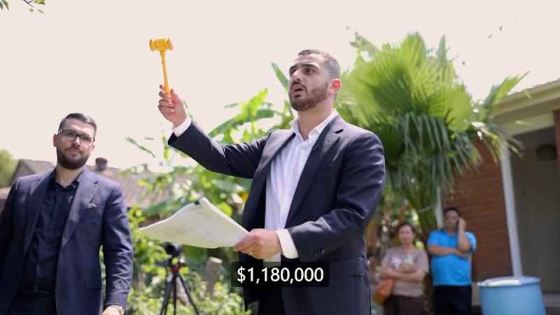 The auction of 41 Railway Parade Quakers Hill