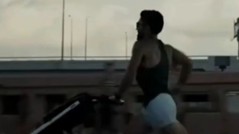 Dad ‘shatters’ mile world record with stroller