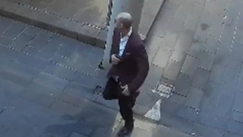 Man arrested after allegedly pointing gun at cops during CBD chase